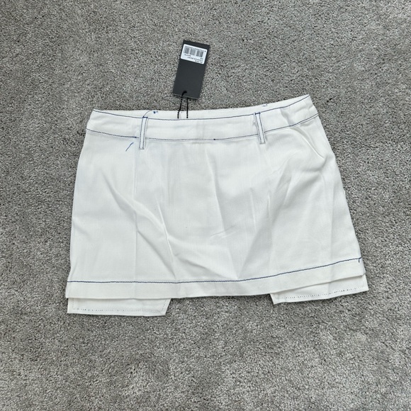 By Dyln Cooper Skirt in White NWT Size XS - Picture 3 of 3